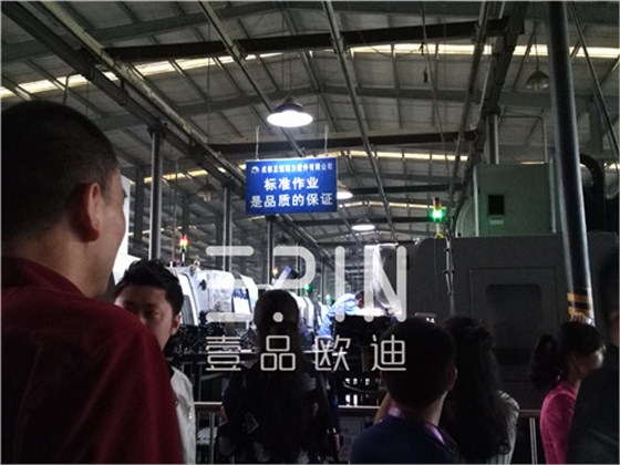 在劉總親自帶隊(duì)參觀正恒動(dòng)力生產(chǎn)車間環(huán)節(jié)，近距離走進(jìn)這樣的億元級(jí)企業(yè)，不管是先進(jìn)的生產(chǎn)設(shè)備還是完善的生產(chǎn)及管控流程都讓壹品歐迪小編無比震撼。 正恒動(dòng)力廠區(qū)及車間風(fēng)貌
