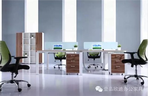 簡單3招，擺脫辦公桌下各種電源線雜亂困擾？