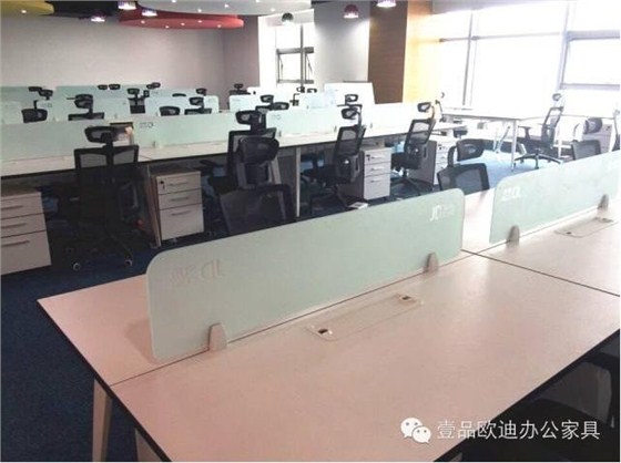 【央視新聞客戶端】京東JD讓老百姓放心網購，壹品歐迪讓京東JD綠色辦公