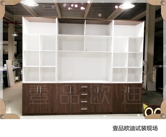 試裝現(xiàn)場