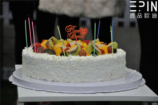 壹品歐迪辦公家具員工生日主題會(huì)17