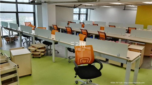 壹品歐迪時(shí)尚辦公家具為冠培教育提供的職員區(qū)辦公家具