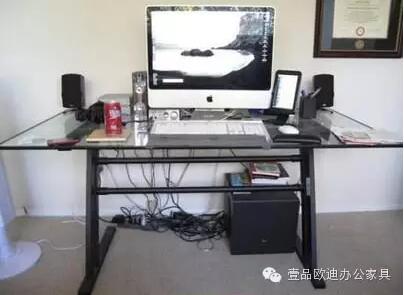 簡(jiǎn)單3招，擺脫辦公桌下各種電源線雜亂困擾？