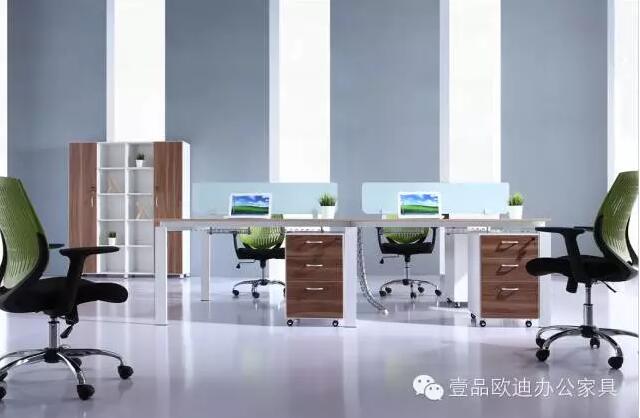 簡(jiǎn)單3招，擺脫辦公桌下各種電源線雜亂困擾？