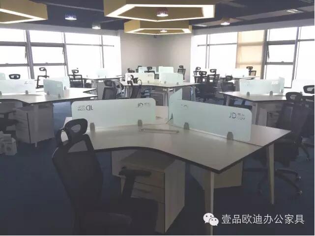 【央視新聞客戶端】京東JD讓老百姓放心網(wǎng)購，壹品歐迪讓京東JD綠色辦公