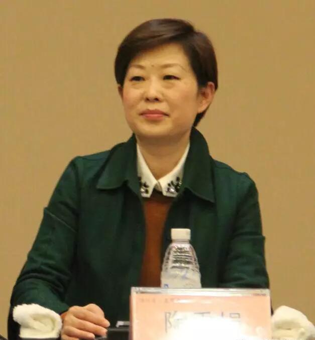 陶秀娟江蘇商會監(jiān)事會主席常務(wù)副會長