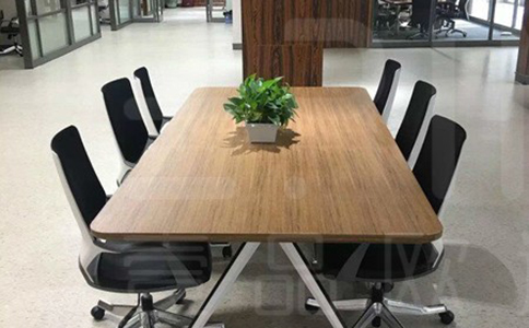 企業(yè)采購實木辦公家具時要注意什么問題?
